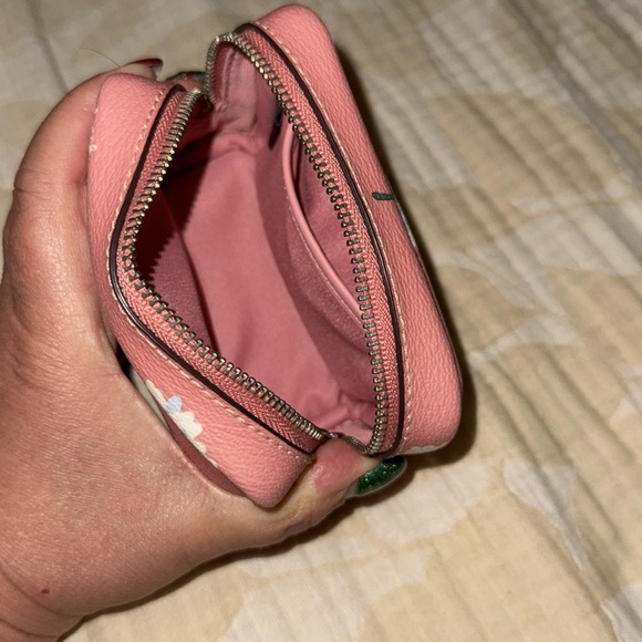 Coach Mini Boxy Cosmetic Case With Daisy Print - Picture 6 of 6